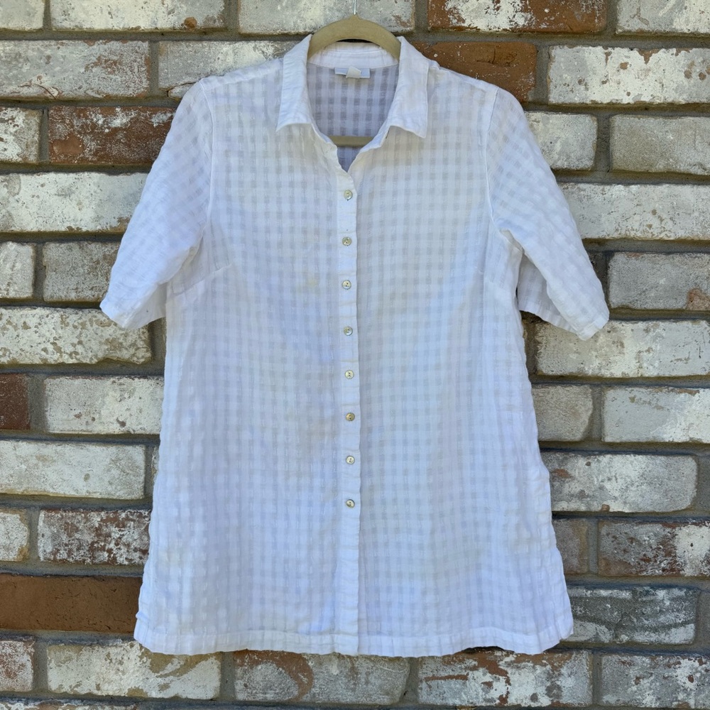 J Jill Casual White Textured Short Sleeve Button Down Shirt